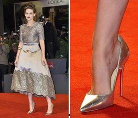 女明星的鞋穿一次,揭秘女明星鞋履背后的时尚故事